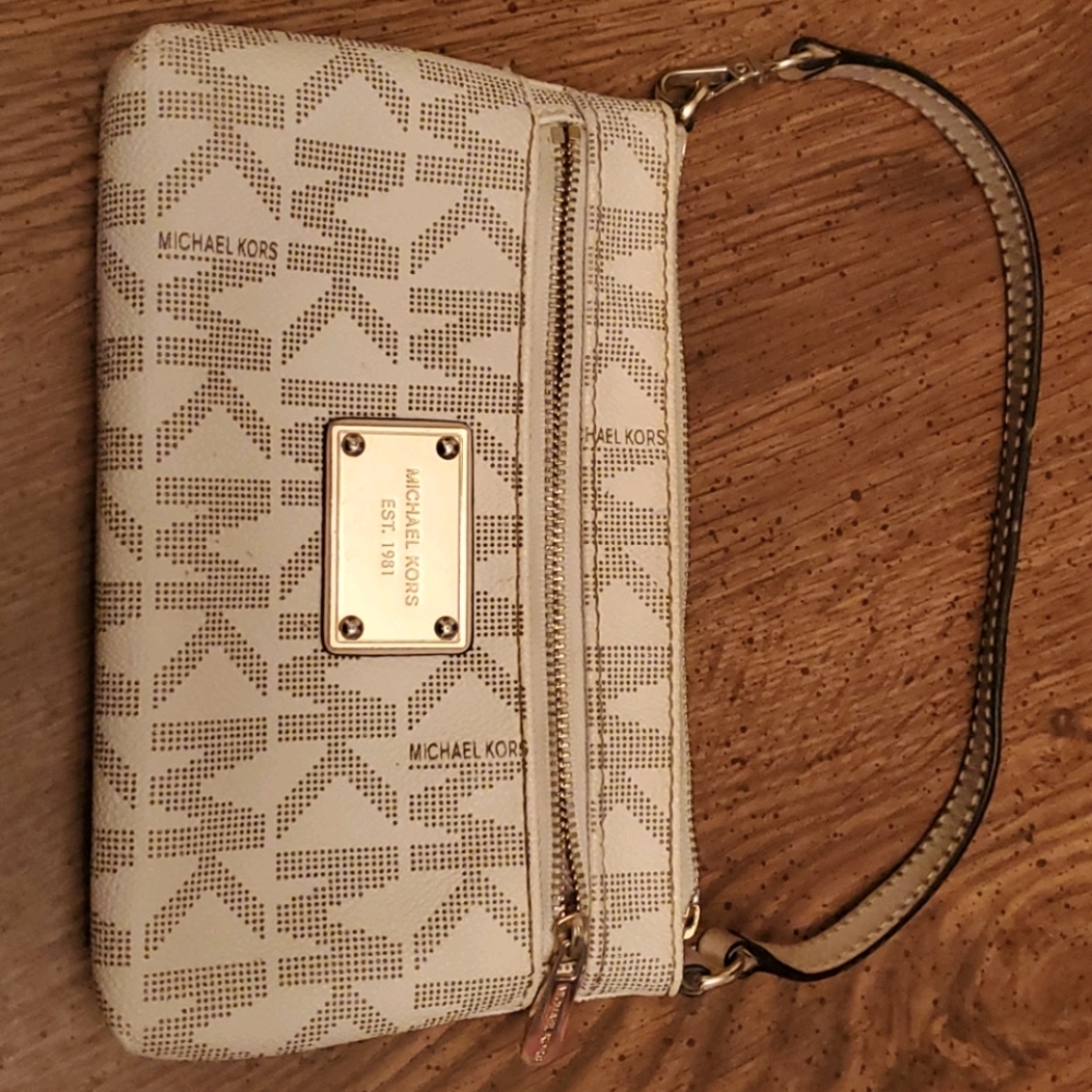 Michael Kors wristlet